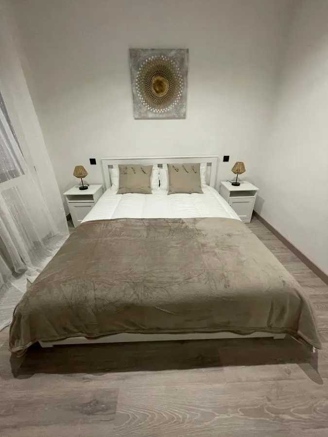 Apartment Arizonica Suites Chamartin Madrid